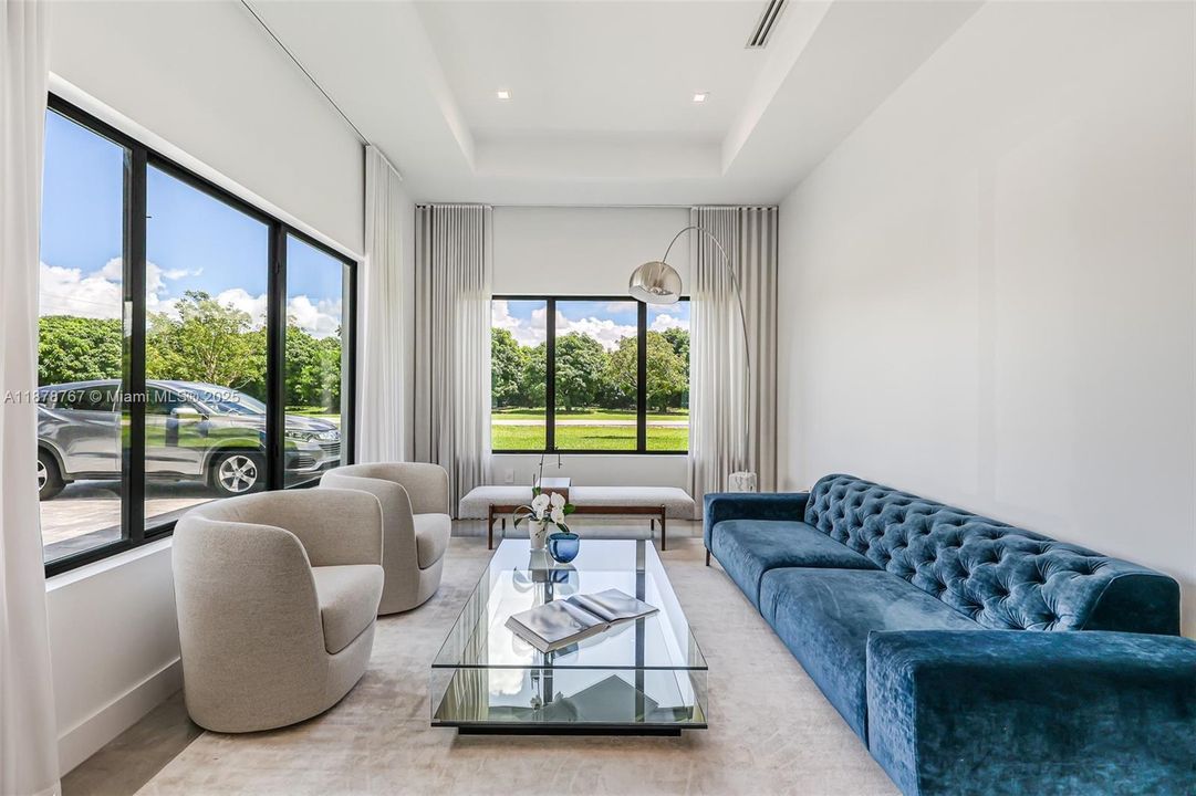 На продажу: $4,500,000 (4 спален, 4 ванн, 3648 Квадратных фут)