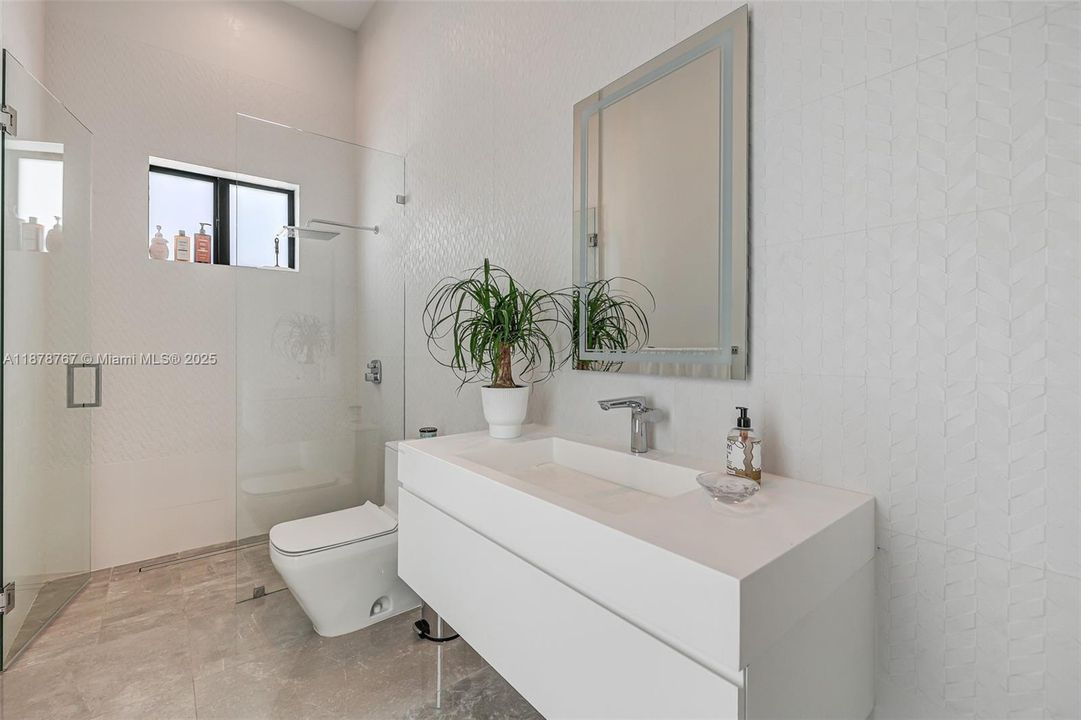 На продажу: $4,500,000 (4 спален, 4 ванн, 3648 Квадратных фут)