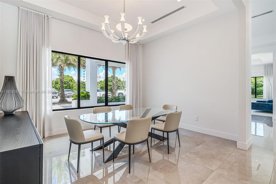 На продажу: $4,500,000 (4 спален, 4 ванн, 3648 Квадратных фут)