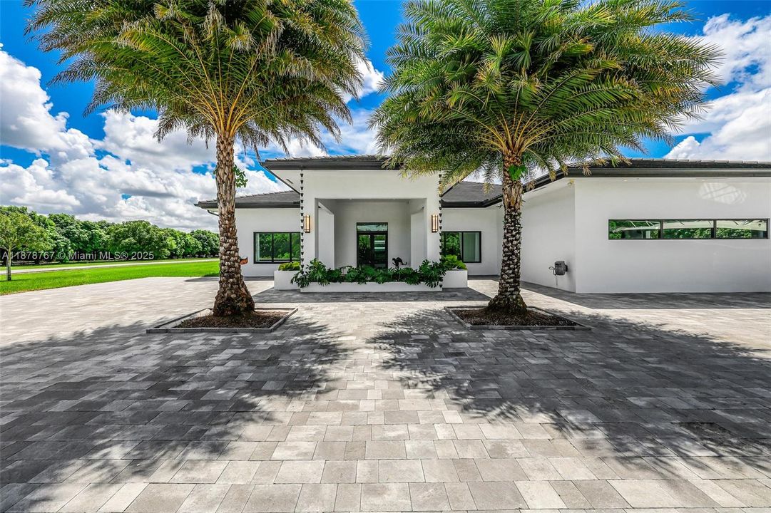 На продажу: $4,500,000 (4 спален, 4 ванн, 3648 Квадратных фут)