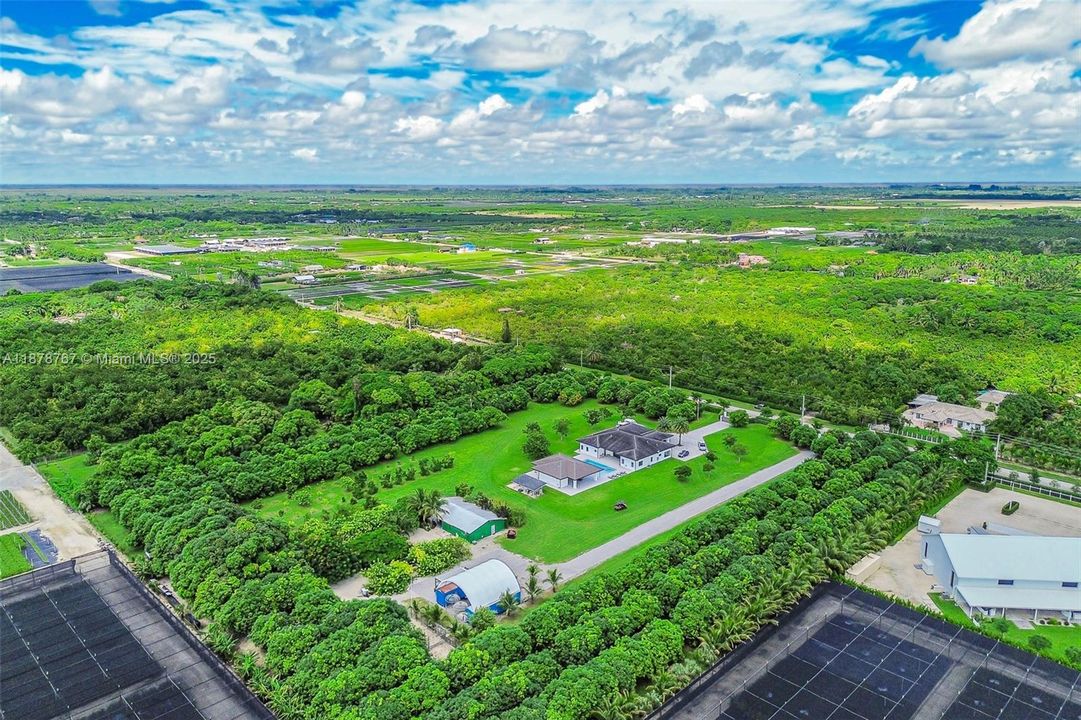 На продажу: $4,500,000 (4 спален, 4 ванн, 3648 Квадратных фут)