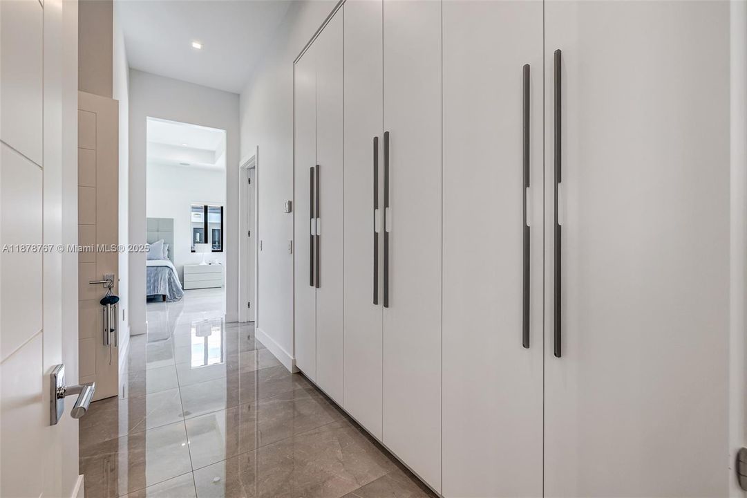 На продажу: $4,500,000 (4 спален, 4 ванн, 3648 Квадратных фут)