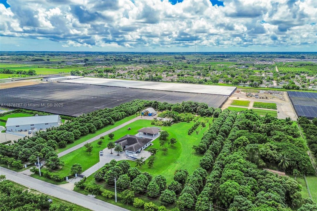 На продажу: $4,500,000 (4 спален, 4 ванн, 3648 Квадратных фут)