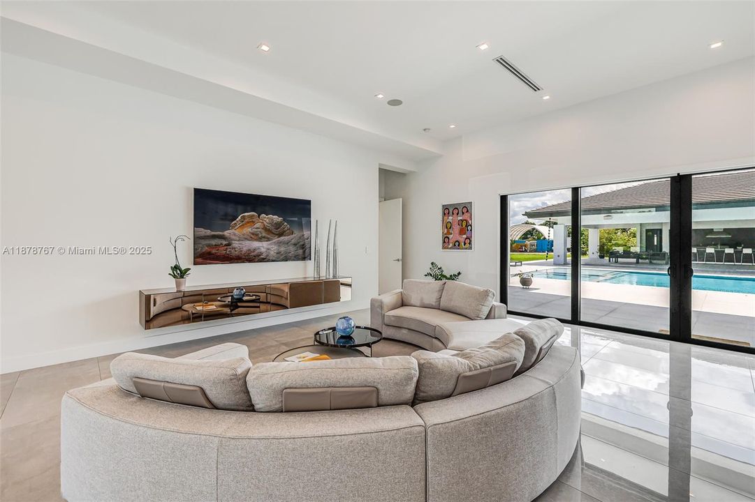 На продажу: $4,500,000 (4 спален, 4 ванн, 3648 Квадратных фут)