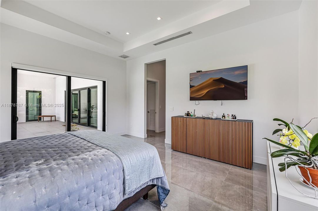 На продажу: $4,500,000 (4 спален, 4 ванн, 3648 Квадратных фут)