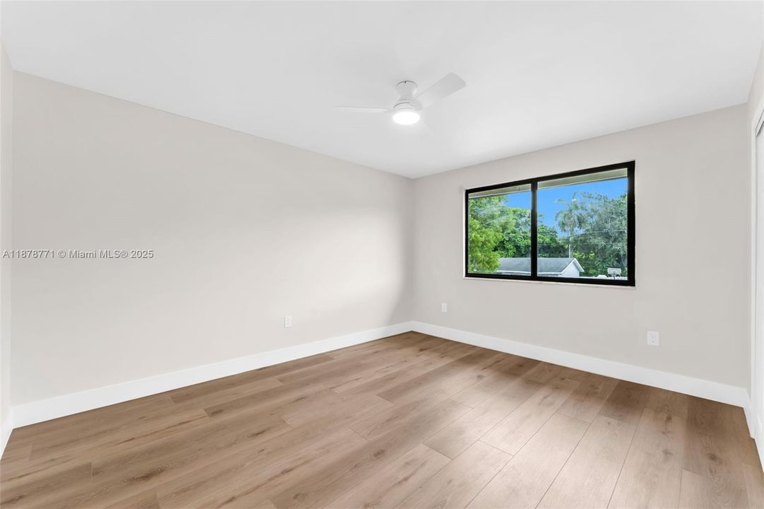 最近售出: $779,900 (4 贝兹, 3 浴室, 2337 平方英尺)