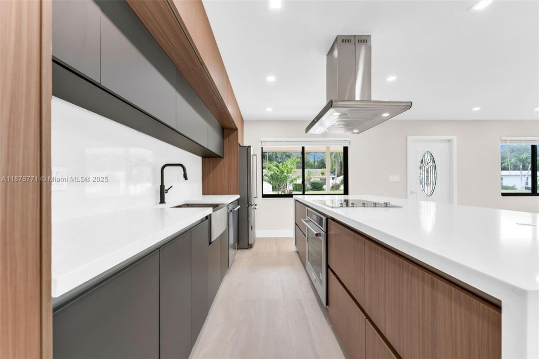 最近售出: $779,900 (4 贝兹, 3 浴室, 2337 平方英尺)