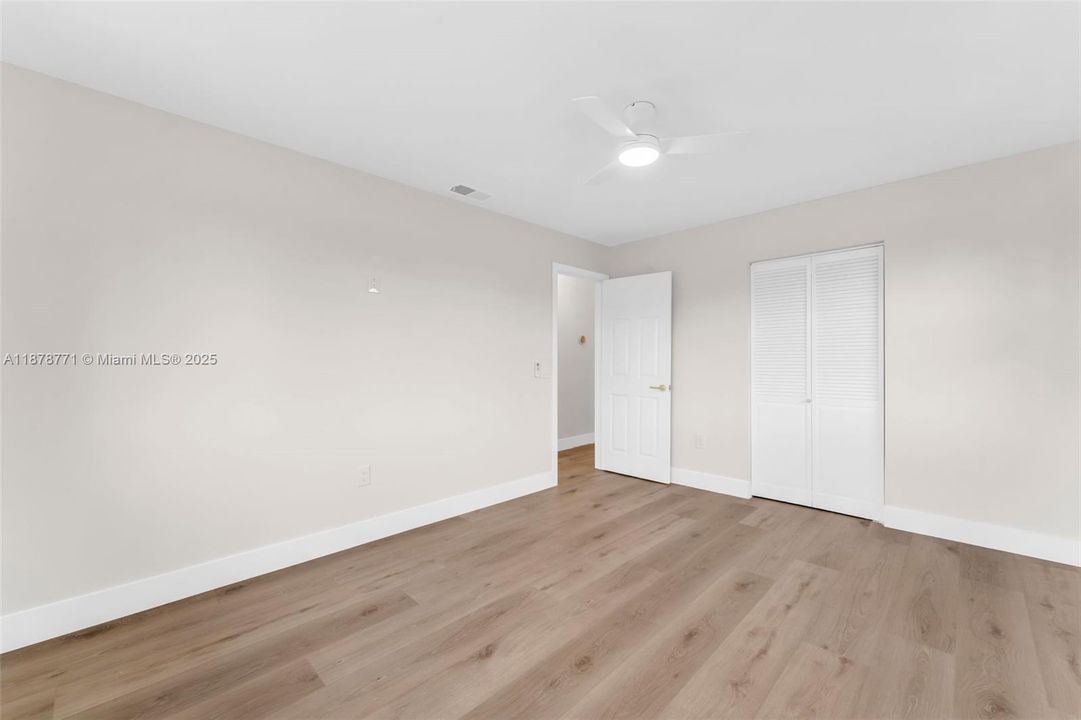 最近售出: $779,900 (4 贝兹, 3 浴室, 2337 平方英尺)