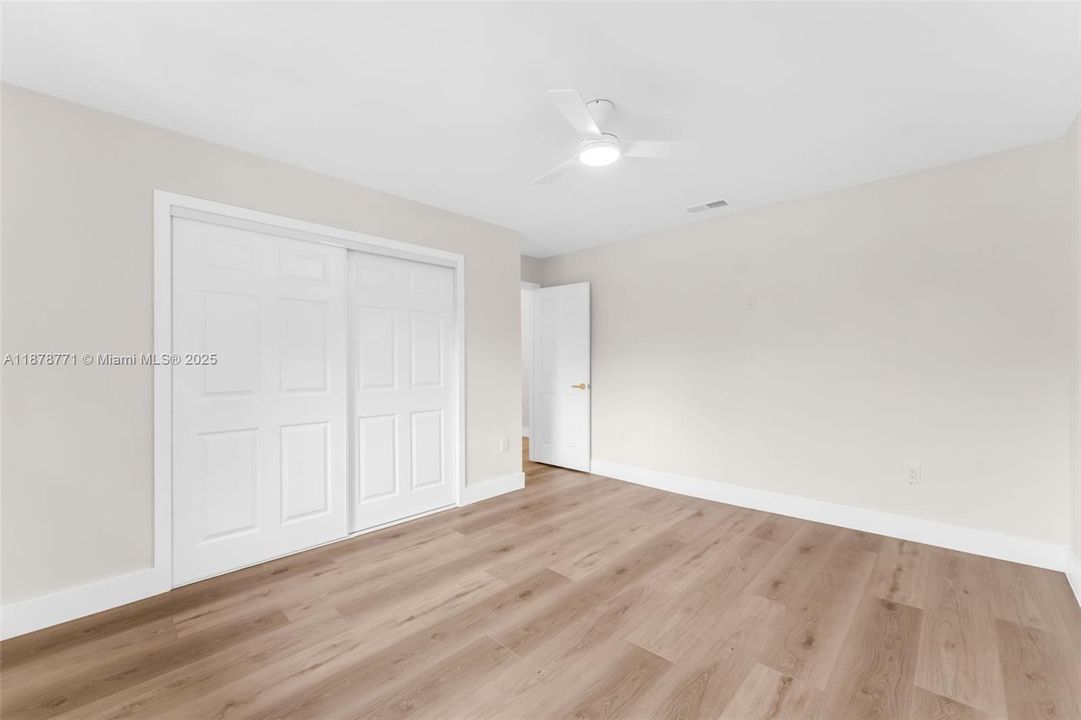 最近售出: $779,900 (4 贝兹, 3 浴室, 2337 平方英尺)