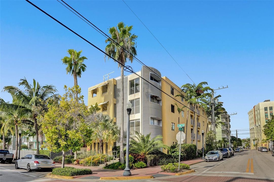 待售: $895,000 (2 贝兹, 2 浴室, 880 平方英尺)