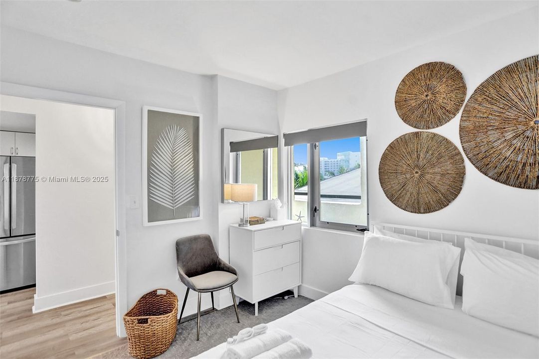 待售: $895,000 (2 贝兹, 2 浴室, 880 平方英尺)