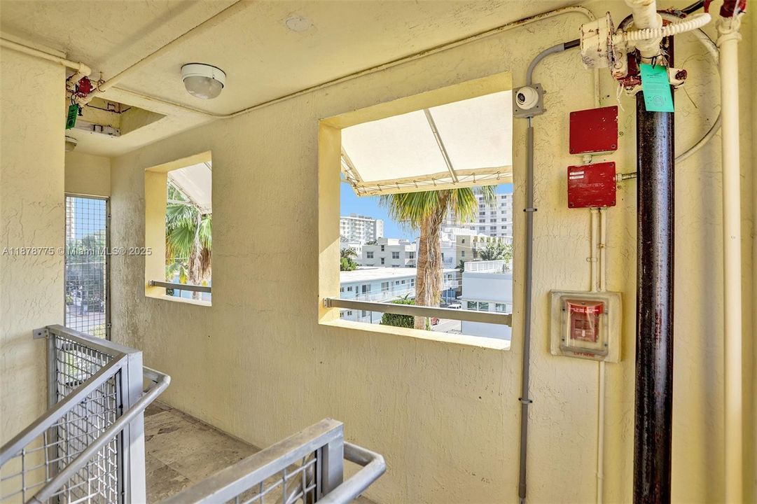 待售: $895,000 (2 贝兹, 2 浴室, 880 平方英尺)