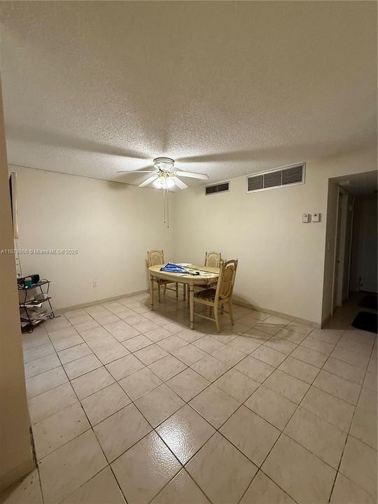 For Sale: $140,000 (2 beds, 2 baths, 1012 Square Feet)