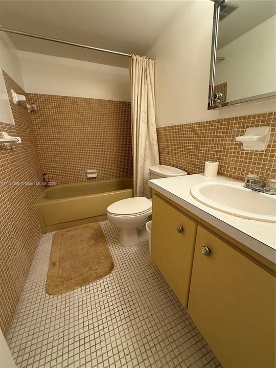 For Sale: $140,000 (2 beds, 2 baths, 1012 Square Feet)