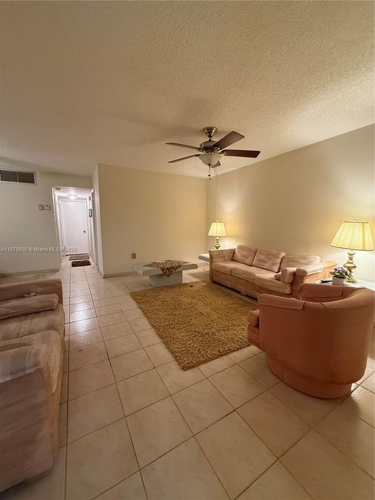For Sale: $140,000 (2 beds, 2 baths, 1012 Square Feet)