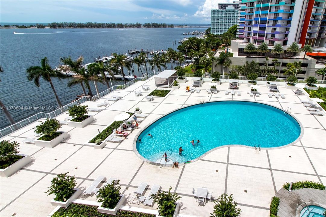 待售: $779,000 (2 贝兹, 2 浴室, 1640 平方英尺)