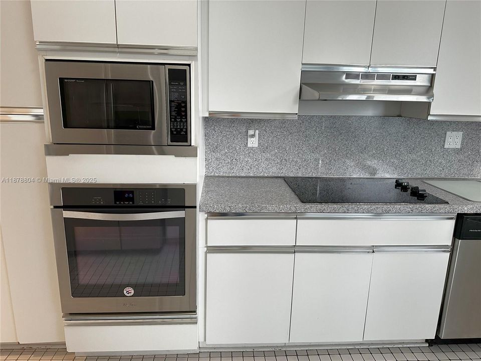 待售: $779,000 (2 贝兹, 2 浴室, 1640 平方英尺)