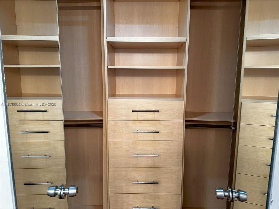 待售: $779,000 (2 贝兹, 2 浴室, 1640 平方英尺)