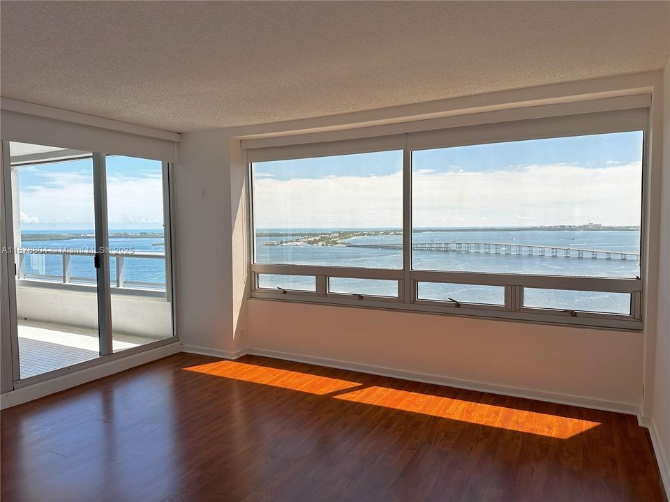 待售: $779,000 (2 贝兹, 2 浴室, 1640 平方英尺)