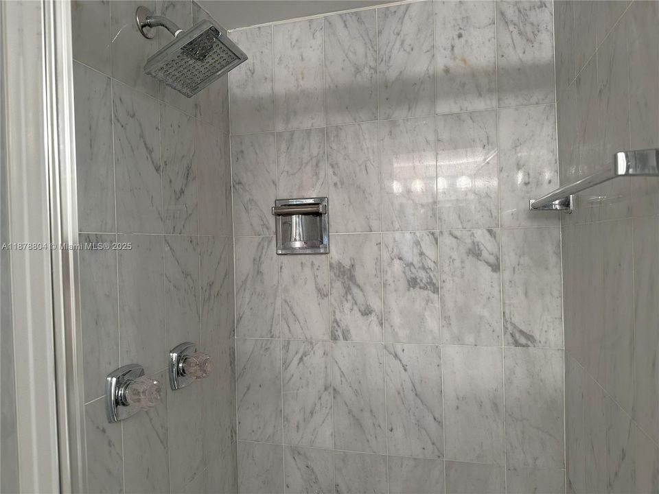 待售: $779,000 (2 贝兹, 2 浴室, 1640 平方英尺)