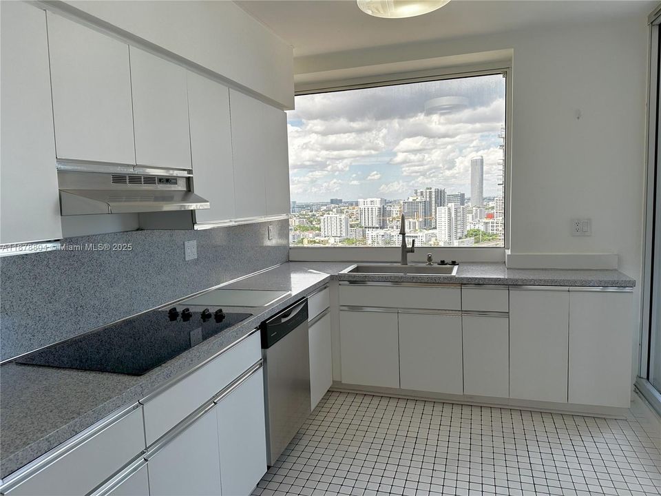 待售: $779,000 (2 贝兹, 2 浴室, 1640 平方英尺)