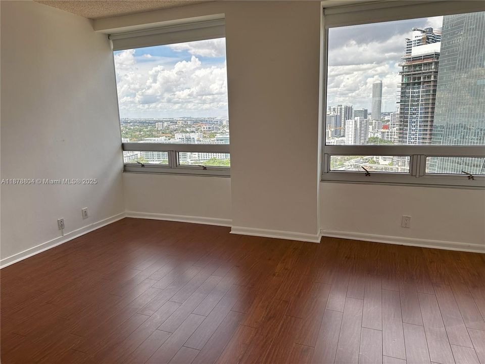 待售: $779,000 (2 贝兹, 2 浴室, 1640 平方英尺)