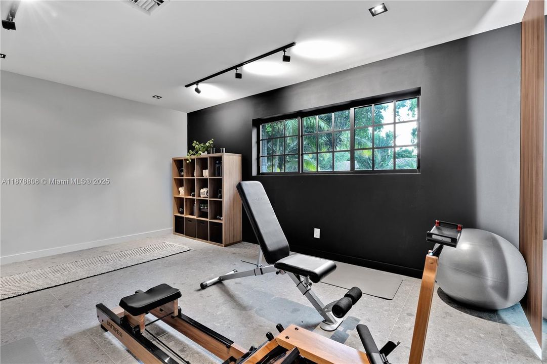 Recently Rented: $17,000 (5 beds, 4 baths, 2891 Square Feet)