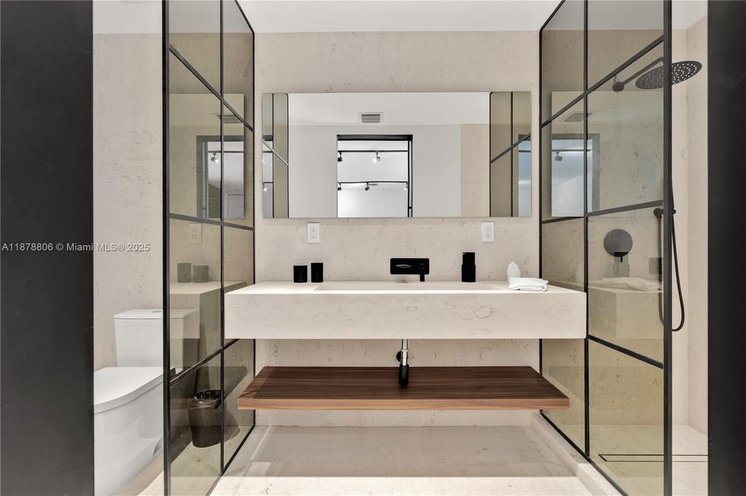 Recently Rented: $17,000 (5 beds, 4 baths, 2891 Square Feet)