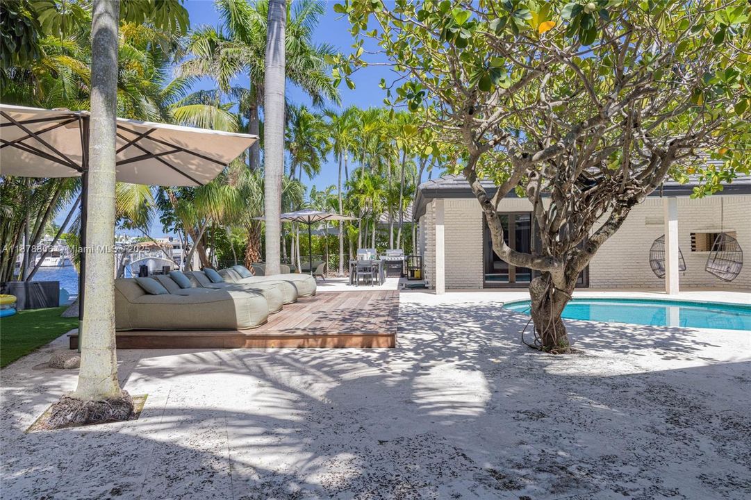 Recently Rented: $17,000 (5 beds, 4 baths, 2891 Square Feet)