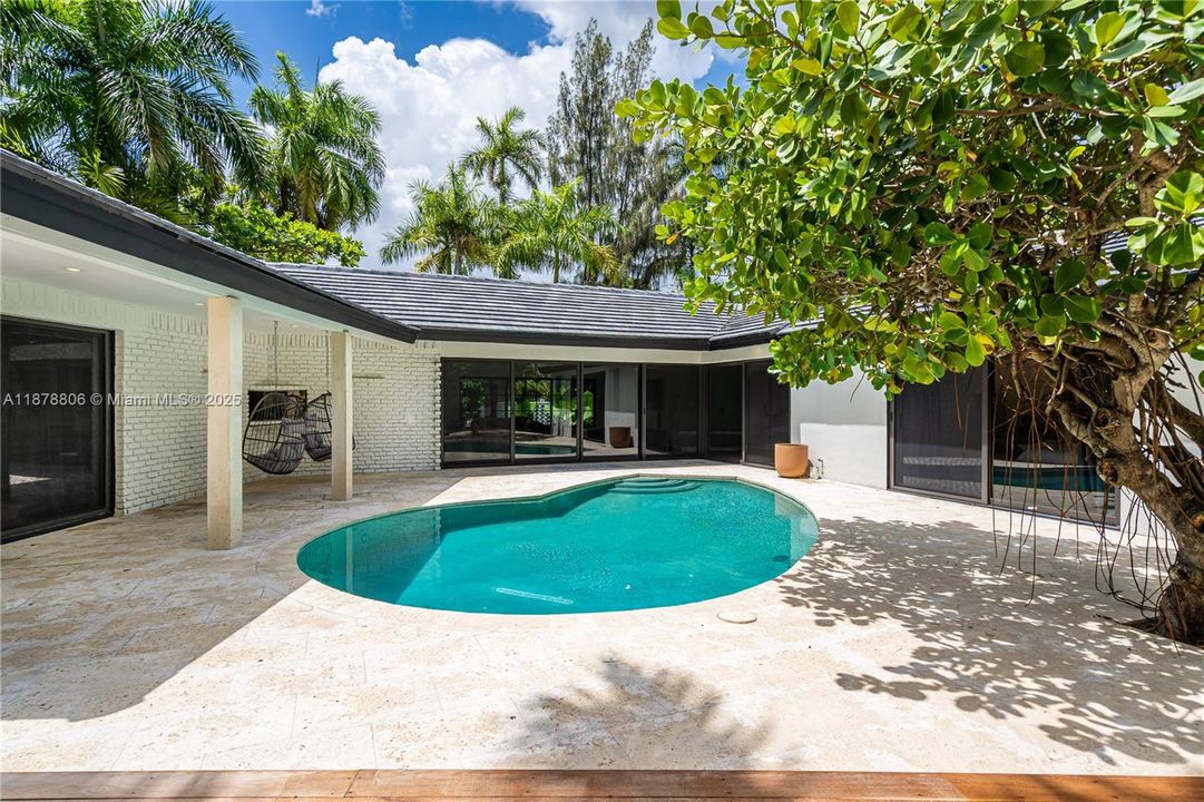 Recently Rented: $17,000 (5 beds, 4 baths, 2891 Square Feet)