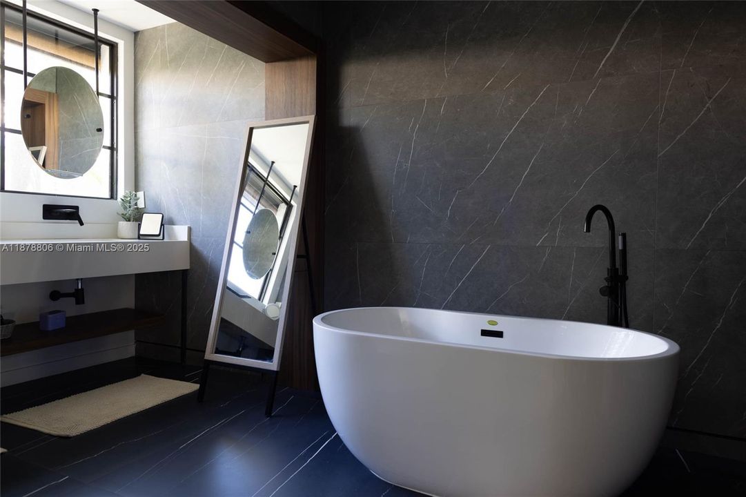 Recently Rented: $17,000 (5 beds, 4 baths, 2891 Square Feet)