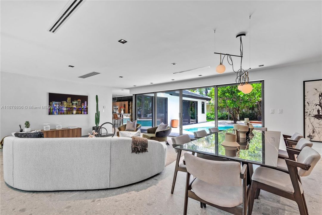 Recently Rented: $17,000 (5 beds, 4 baths, 2891 Square Feet)