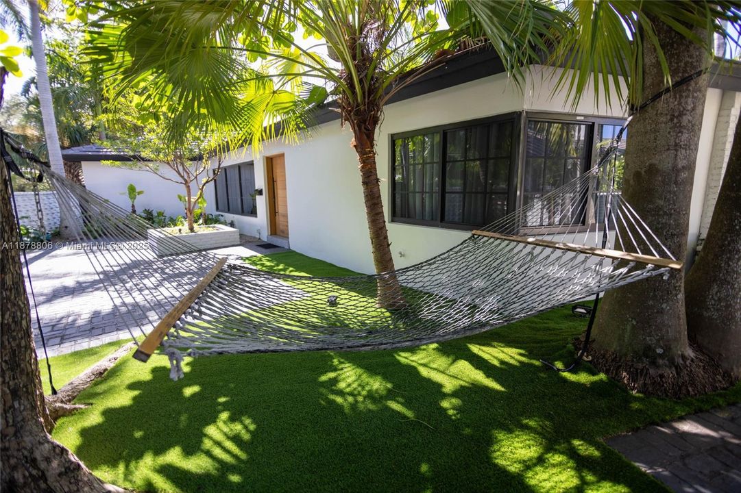 Recently Rented: $17,000 (5 beds, 4 baths, 2891 Square Feet)