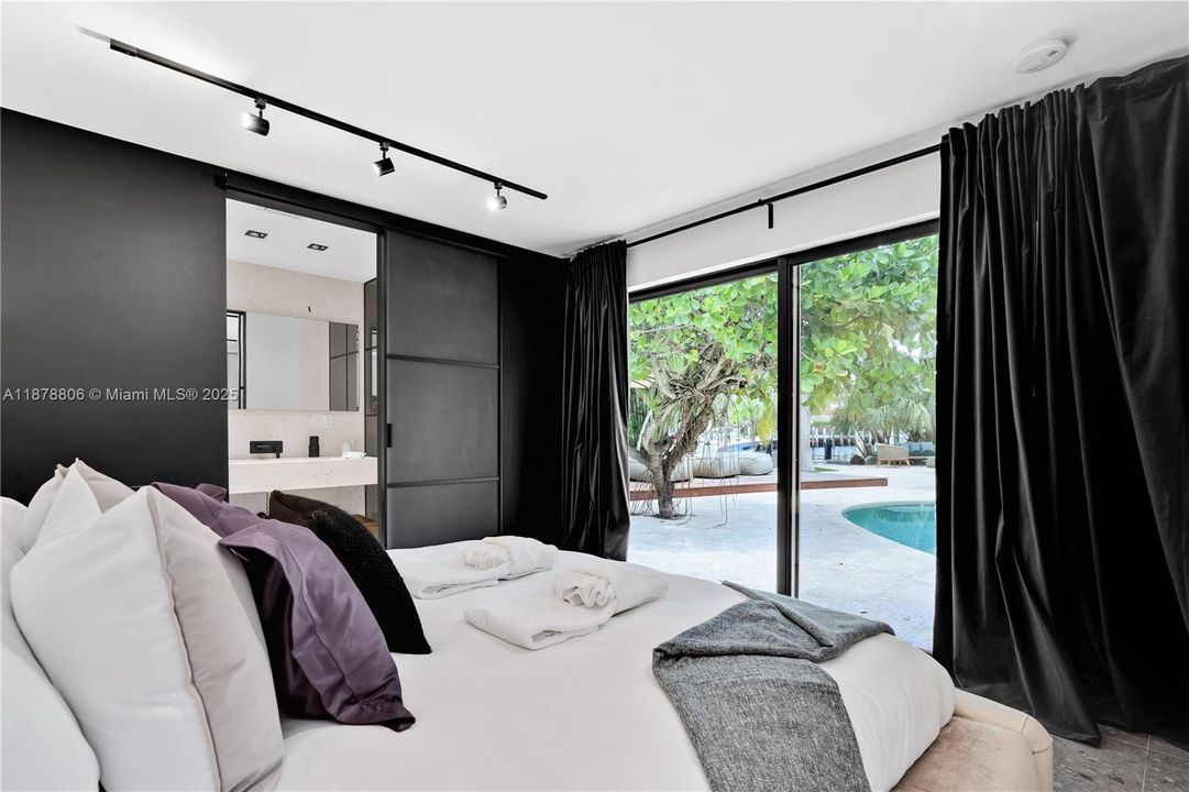 Recently Rented: $17,000 (5 beds, 4 baths, 2891 Square Feet)