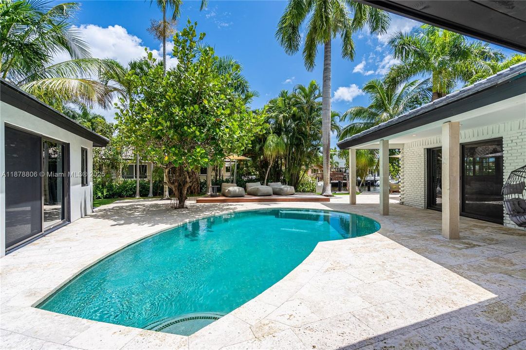 Recently Rented: $17,000 (5 beds, 4 baths, 2891 Square Feet)