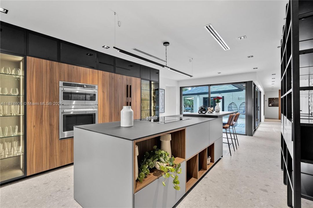 Recently Rented: $17,000 (5 beds, 4 baths, 2891 Square Feet)