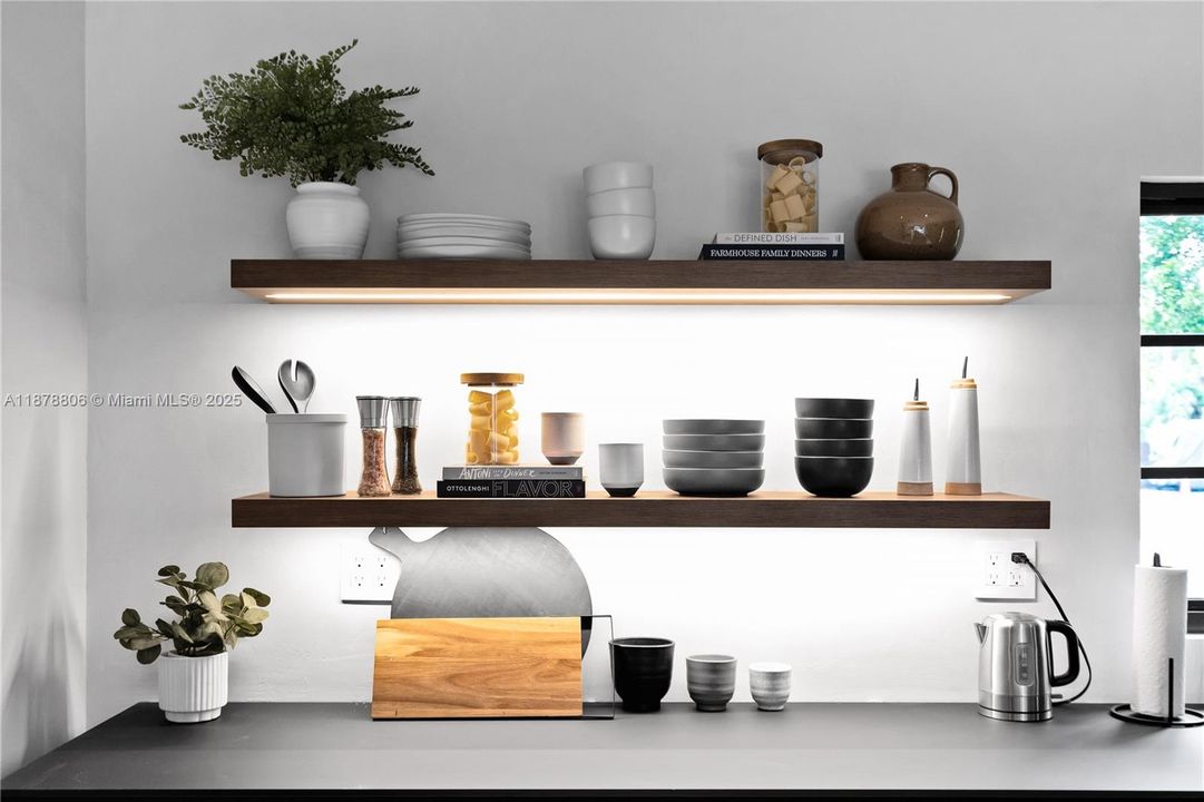 Recently Rented: $17,000 (5 beds, 4 baths, 2891 Square Feet)