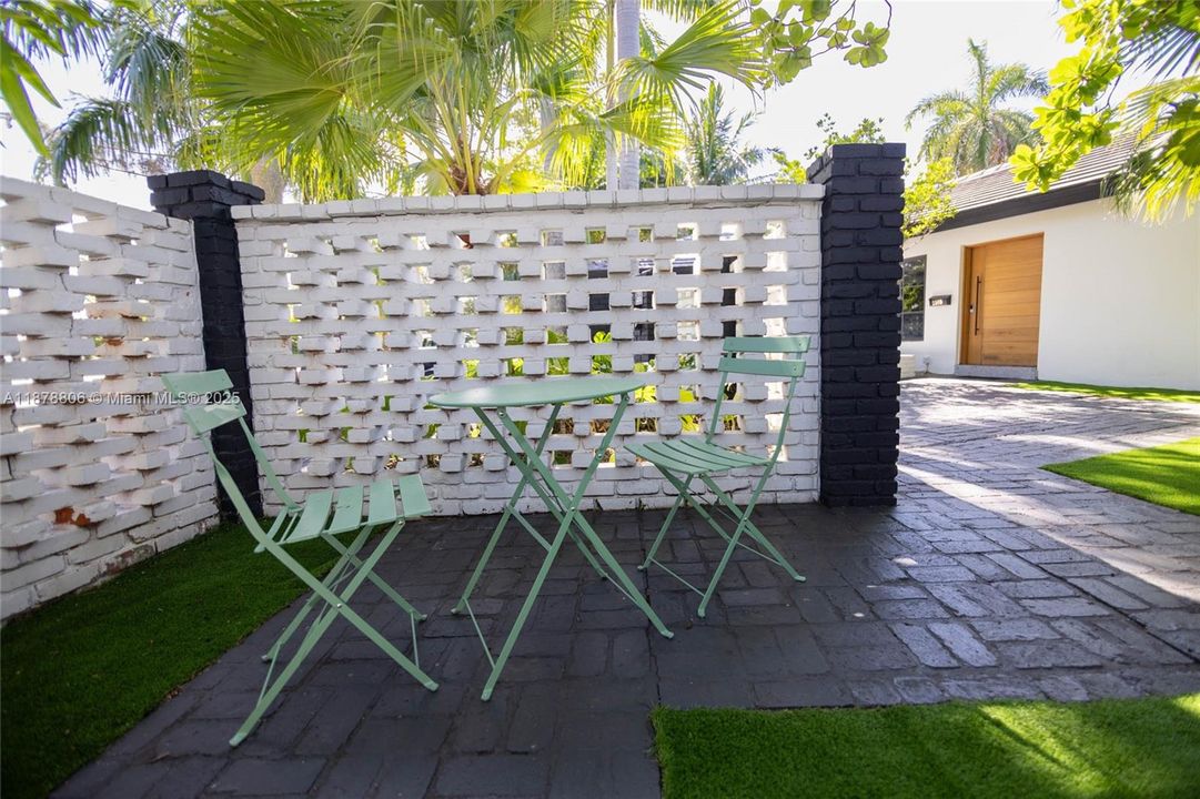 Recently Rented: $17,000 (5 beds, 4 baths, 2891 Square Feet)