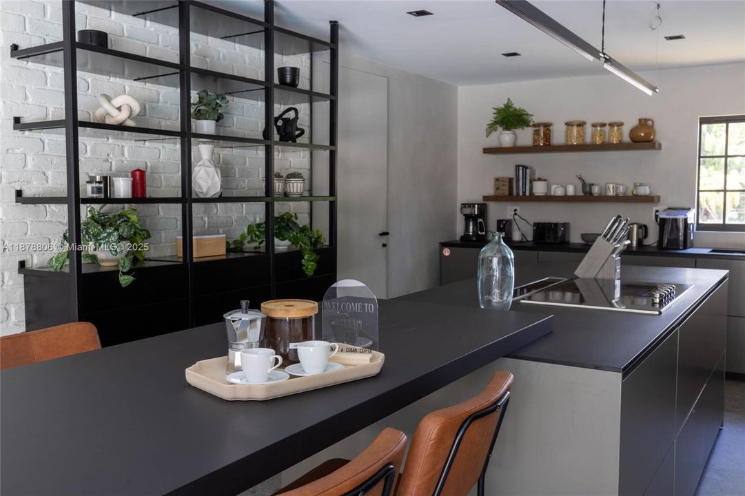 Recently Rented: $17,000 (5 beds, 4 baths, 2891 Square Feet)