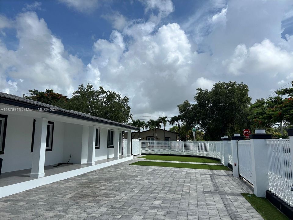 For Sale: $1,500,000 (4 beds, 3 baths, 2466 Square Feet)