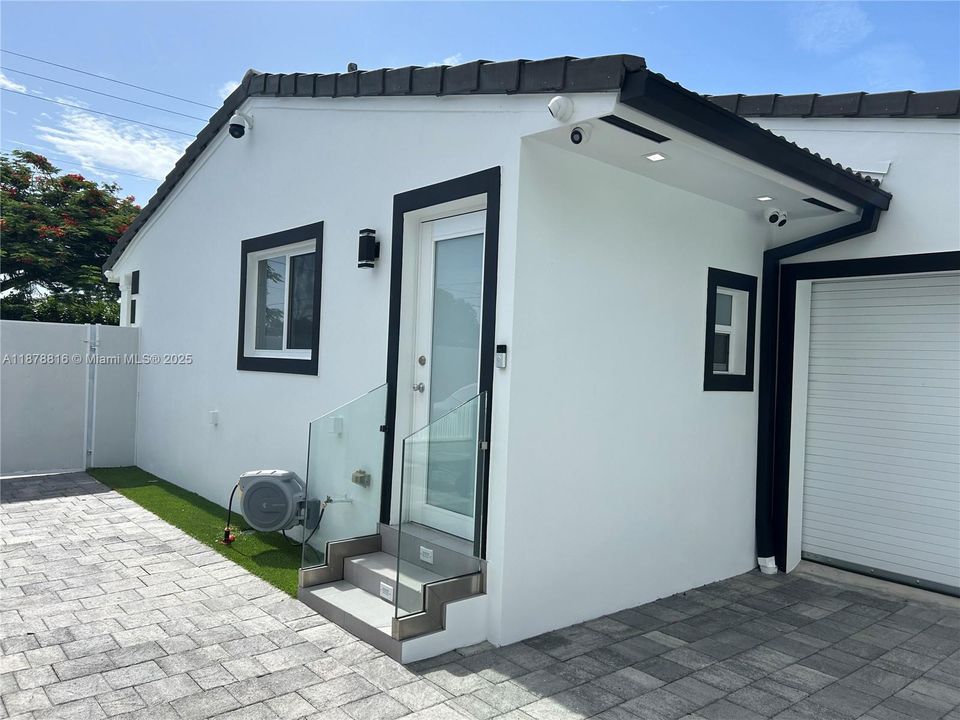 For Sale: $1,500,000 (4 beds, 3 baths, 2466 Square Feet)