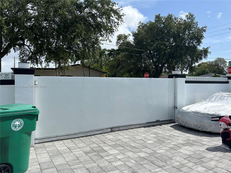 For Sale: $1,500,000 (4 beds, 3 baths, 2466 Square Feet)