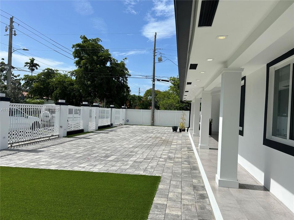 For Sale: $1,500,000 (4 beds, 3 baths, 2466 Square Feet)