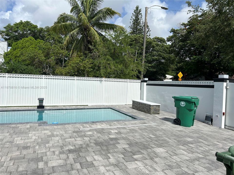 For Sale: $1,500,000 (4 beds, 3 baths, 2466 Square Feet)