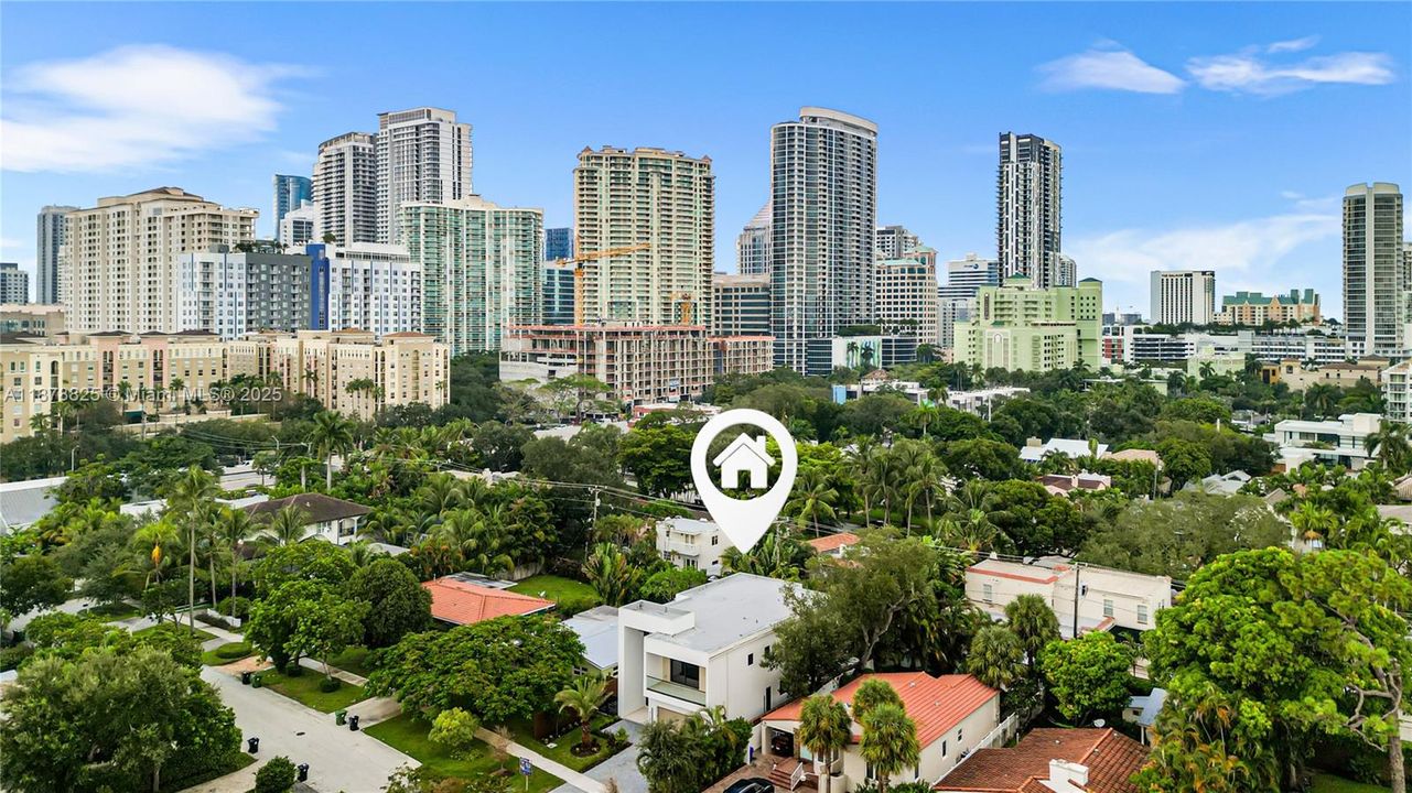 Под контрактом: $3,150,000 (4 спален, 4 ванн, 3807 Квадратных фут)