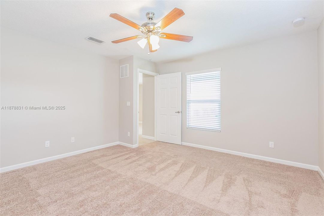 Recently Rented: $2,215 (4 beds, 2 baths, 1833 Square Feet)