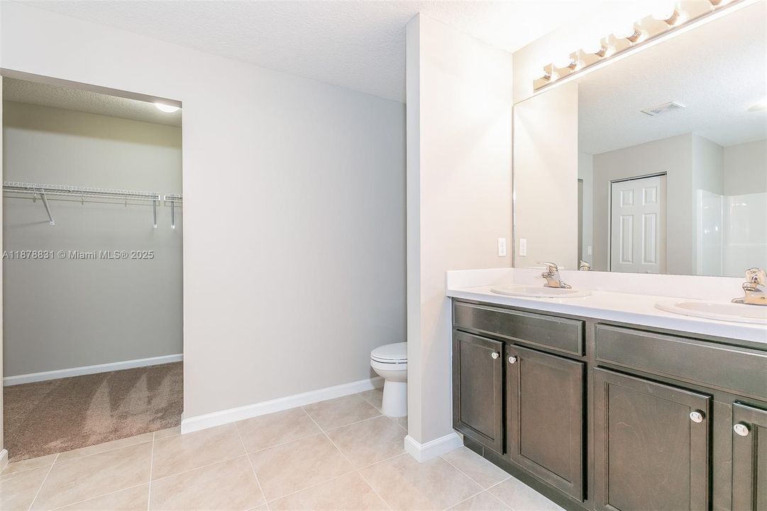 Recently Rented: $2,215 (4 beds, 2 baths, 1833 Square Feet)