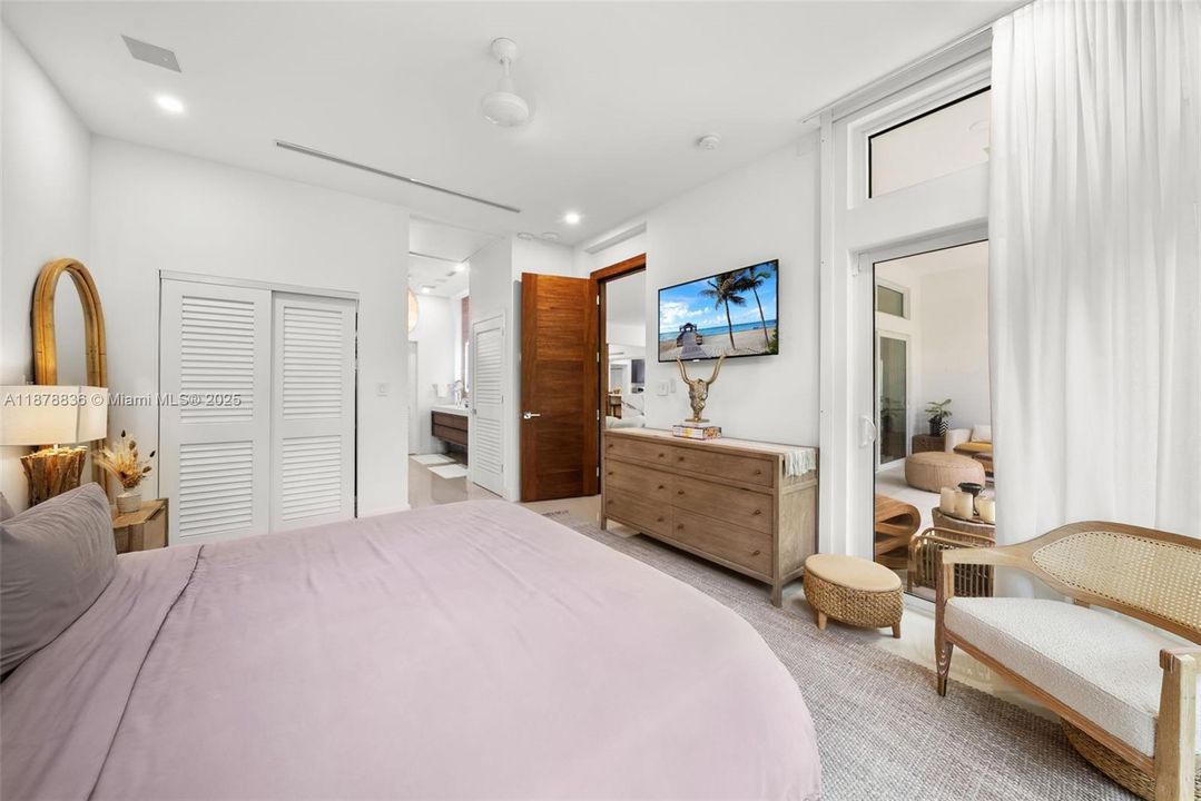 For Sale: $3,625,000 (5 beds, 5 baths, 3024 Square Feet)