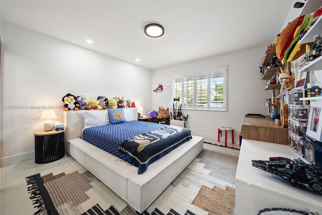 For Sale: $3,625,000 (5 beds, 5 baths, 3024 Square Feet)