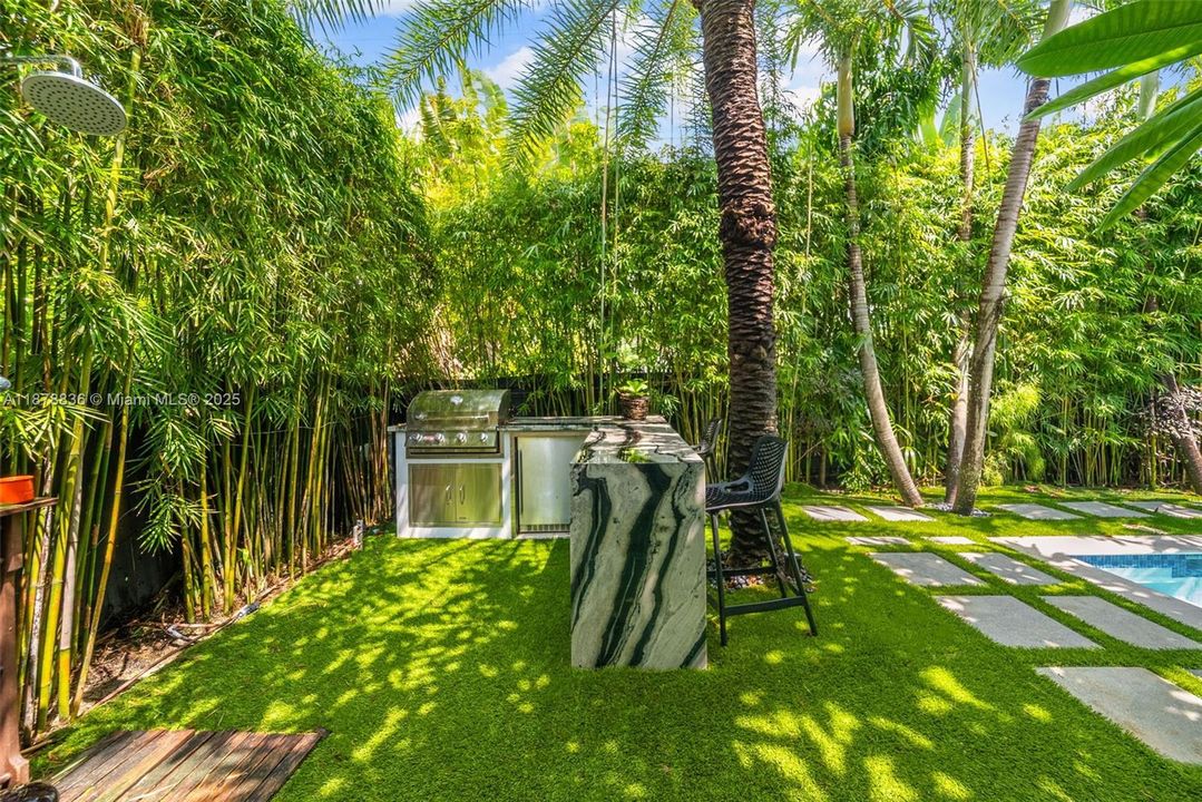 For Sale: $3,625,000 (5 beds, 5 baths, 3024 Square Feet)